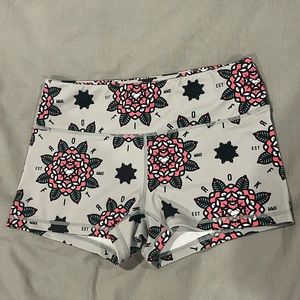 ROKFIT shorts - grey mandala - size MEDIUM